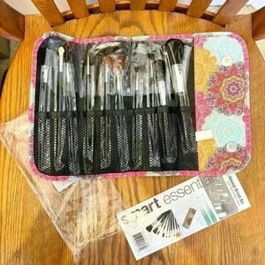 🌈 6/$60, NEW, Smart Essentials Makeup Brush Kit, 10 Piece Brush Set